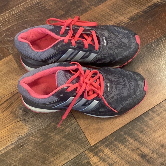 Adidas Response Boost running shoes size 6.5 - Picture 2 of 5
